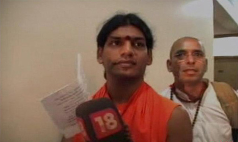 Nithyananda_surrendered.jpg